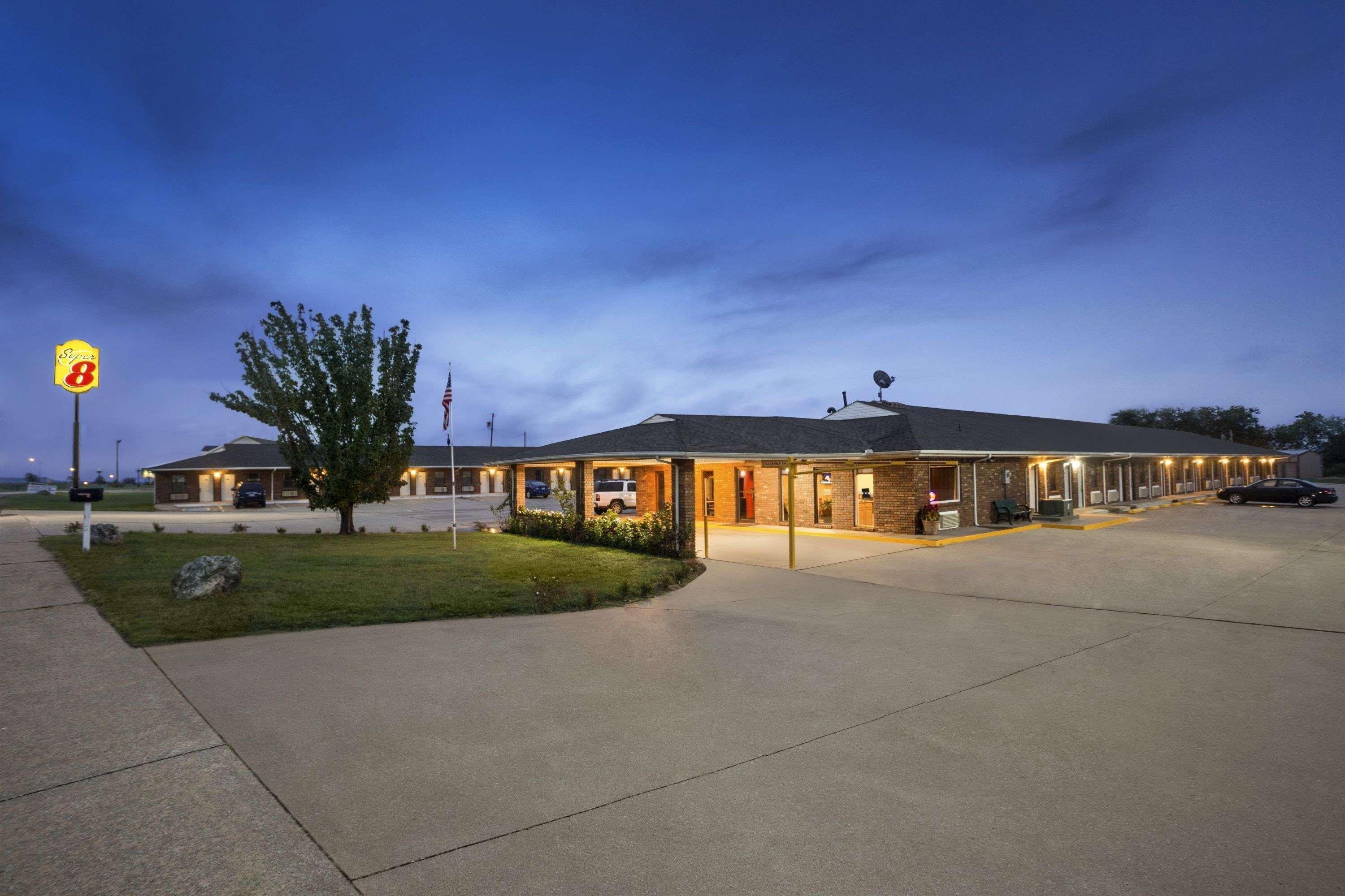 Super 8 By Wyndham Henryetta Exterior foto